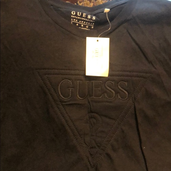 New with tag Guess men’s T-shirt - Picture 2 of 6